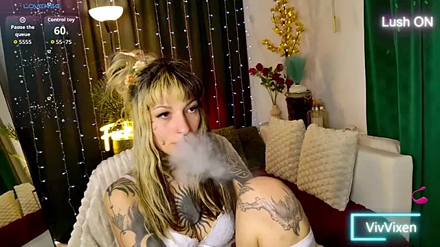 VivVixen online show from May 2, 2026, 6:02 pm