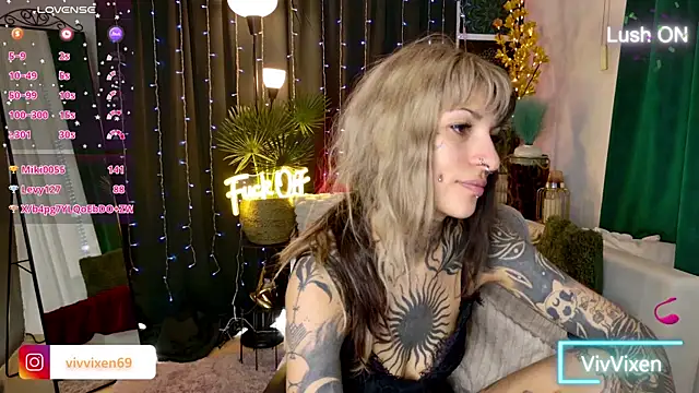 VivVixen online show from May 11, 2026, 4:04 pm