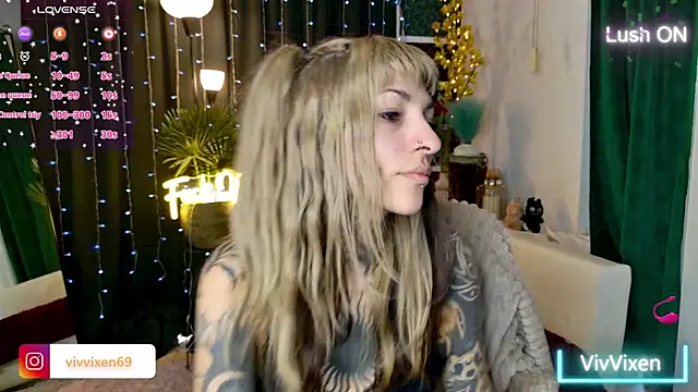 VivVixen online show from May 19, 2026, 5:52 pm