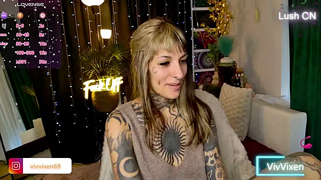 VivVixen online show from May 25, 2026, 5:52 pm