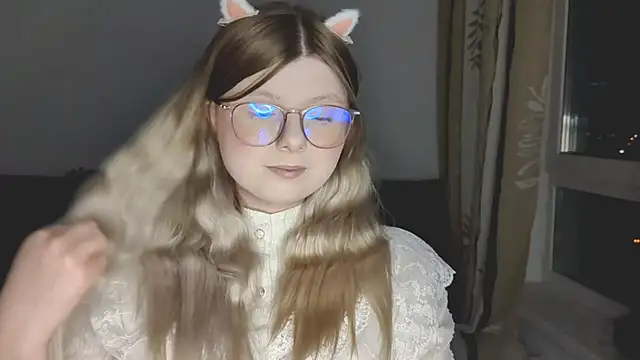 YukiBlush online show from May 12, 2026, 8:06 pm