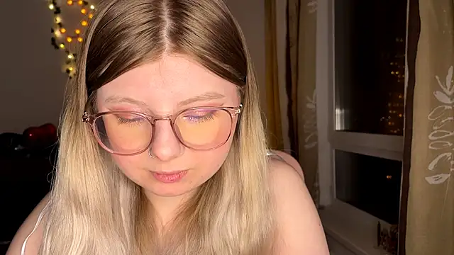 YukiBlush online show from June 7, 2026, 6:33 pm