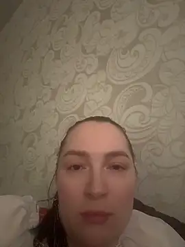 LoraineMiles online show from April 29, 2026, 12:20 pm