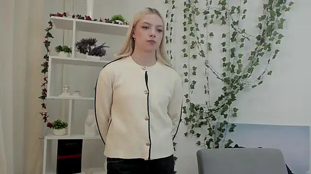 AmandaTrousdale online show from April 29, 2026, 12:31 pm