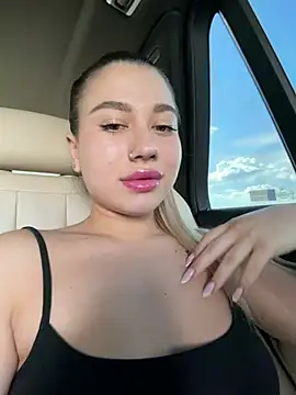 SweetSteffy online show from May 6, 2026, 1:49 pm