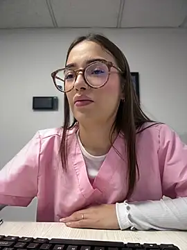 Snapshot of Sweet_Milaa1 chatting on June 18, 2026, 6:23 pm Sweet Milaa1 online show from June 18, 2026, 6:23 pm