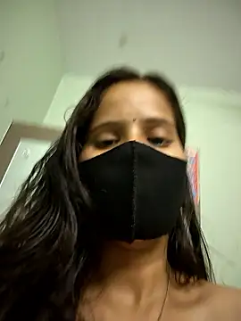 LovelyNidhi online show from May 1, 2026, 1:21 am