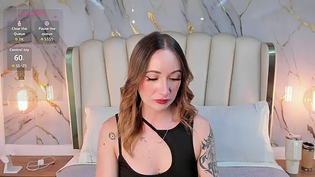 Hannah Lane online show from May 25, 2026, 12:11 pm