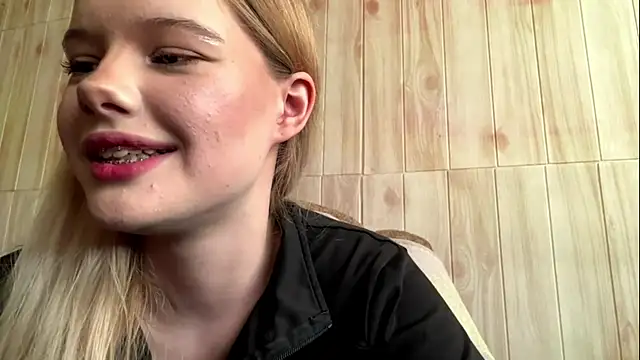 Snapshot of Malinwitch chatting on June 9, 2026, 2:17 pm Malinwitch online show from June 9, 2026, 2:17 pm