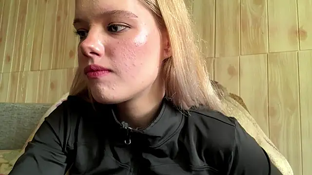 Snapshot of Malinwitch chatting on June 20, 2026, 2:53 pm Malinwitch online show from June 20, 2026, 2:53 pm