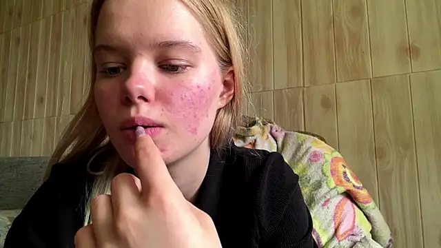 Snapshot of Malinwitch chatting on July 7, 2026, 1:48 pm Malinwitch online show from July 7, 2026, 1:48 pm