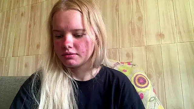 Snapshot of Malinwitch chatting on July 14, 2026, 5:23 am Malinwitch online show from July 14, 2026, 5:23 am