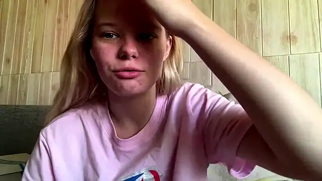 Snapshot of Malinwitch chatting on July 23, 2026, 5:38 am Malinwitch online show from July 23, 2026, 5:38 am