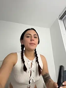 Snapshot of EmilyCxx chatting on June 13, 2026, 4:10 am EmilyCxx online show from June 13, 2026, 4:10 am