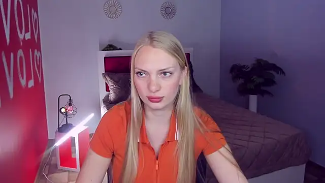 Snapshot of NancyGlamour chatting on June 1, 2026, 10:06 am NancyGlamour online show from June 1, 2026, 10:06 am