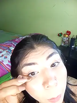 Snapshot of PequenaNena chatting on May 8, 2026, 6:52 am PequenaNena online show from May 8, 2026, 6:52 am