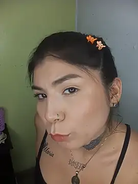 Snapshot of PequenaNena chatting on June 12, 2026, 2:54 am PequenaNena online show from June 12, 2026, 2:54 am