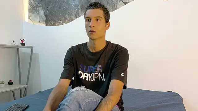 Snapshot of cameronsilverman chatting on June 11, 2026, 7:23 pm cameronsilverman online show from June 11, 2026, 7:23 pm
