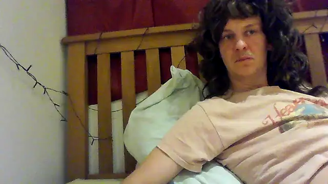 Louisetease online show from April 28, 2026, 10:04 pm
