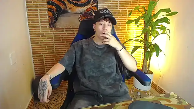 Snapshot of Asher_addamss_ chatting on August 1, 2026, 8:13 am Asher addamss online show from August 1, 2026, 8:13 am