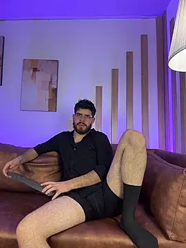 DomBoy  online show from June 10, 2026, 8:19 pm
