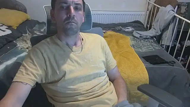 Snapshot of Tracky_66 chatting on April 28, 2026, 11:54 pm Tracky 66 online show from April 28, 2026, 11:54 pm