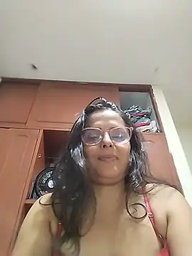 Snapshot of Bella_Morena27 chatting on June 1, 2026, 1:29 am Bella Morena27 online show from June 1, 2026, 1:29 am