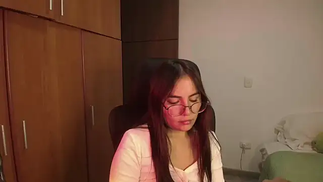 abbyyandmaxx online show from May 20, 2026, 4:40 am