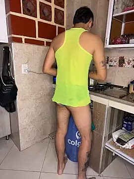 Snapshot of Max_Zambler chatting on June 6, 2026, 2:55 pm Max Zambler online show from June 6, 2026, 2:55 pm