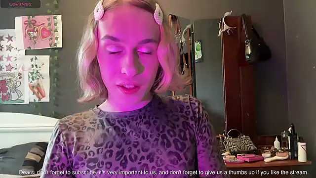Snapshot of Miss_Amy00 chatting on July 13, 2026, 6:16 am Miss Amy00 online show from July 13, 2026, 6:16 am