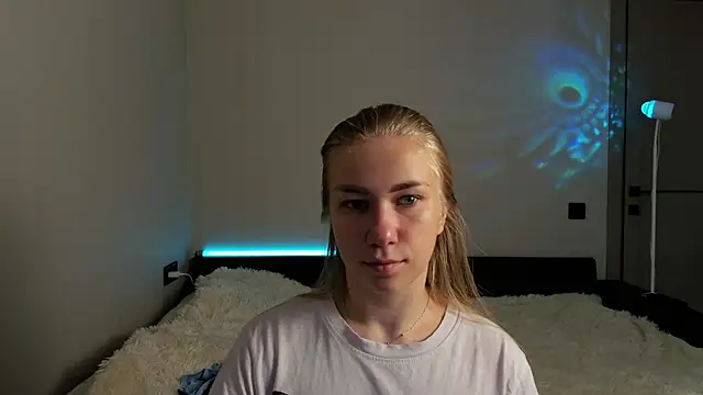 Snapshot of AnnaAlexArti chatting on June 25, 2026, 5:12 am AnnaAlexArti online show from June 25, 2026, 5:12 am