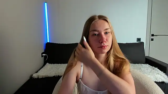 Snapshot of AnnaAlexArti chatting on July 9, 2026, 4:38 am AnnaAlexArti online show from July 9, 2026, 4:38 am