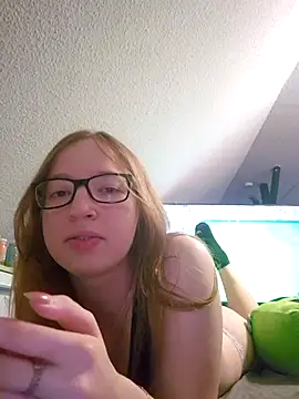 Snapshot of Freaky-Doll chatting on May 31, 2026, 7:26 pm Freaky-Doll online show from May 31, 2026, 7:26 pm