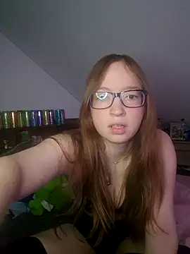 Snapshot of Freaky-Doll chatting on June 8, 2026, 8:20 pm Freaky-Doll online show from June 8, 2026, 8:20 pm