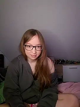 Snapshot of Freaky-Doll chatting on June 14, 2026, 8:11 pm Freaky-Doll online show from June 14, 2026, 8:11 pm