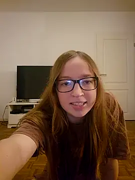 Freaky-Doll online show from August 5, 2026, 8:55 pm