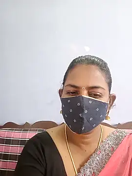 cathrine92 online show from May 12, 2026, 1:47 am