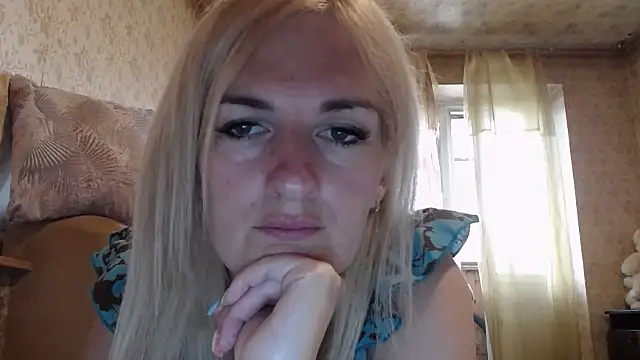 Snapshot of MartaHaze chatting on July 21, 2026, 8:05 am MartaHaze online show from July 21, 2026, 8:05 am