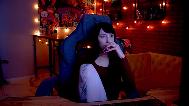Snapshot of SeraphineSparda chatting on May 21, 2026, 11:50 am SeraphineSparda online show from May 21, 2026, 11:50 am