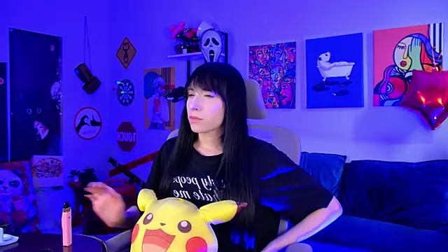 Snapshot of SeraphineSparda chatting on June 3, 2026, 11:35 am SeraphineSparda online show from June 3, 2026, 11:35 am