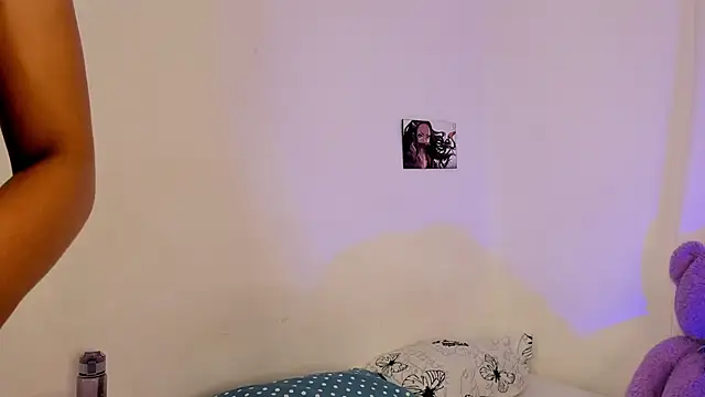 Snapshot of Violetta_cam_ chatting on June 5, 2026, 2:29 am Violetta cam online show from June 5, 2026, 2:29 am