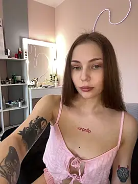 EvaKoks online show from May 19, 2026, 7:26 am