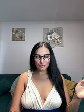 Snapshot of AnyEvyy chatting on July 31, 2026, 4:45 am AnyEvyy online show from July 31, 2026, 4:45 am