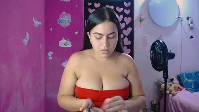 Snapshot of Kiara_tits chatting on May 31, 2026, 1:36 am Kiara tits online show from May 31, 2026, 1:36 am