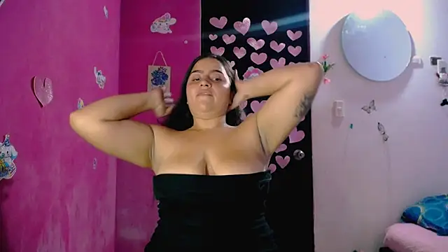 Snapshot of Kiara_tits chatting on June 1, 2026, 11:28 pm Kiara tits online show from June 1, 2026, 11:28 pm