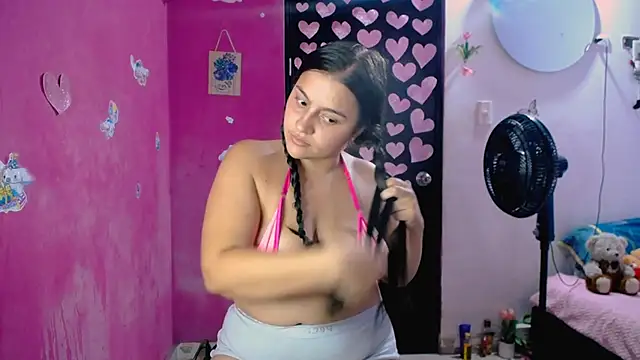 Snapshot of Kiara_tits chatting on June 20, 2026, 1:41 am Kiara tits online show from June 20, 2026, 1:41 am