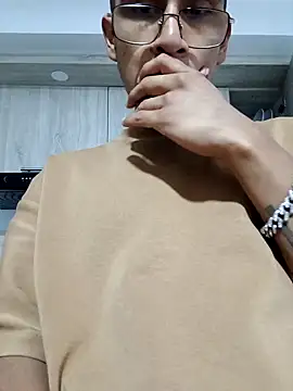 Lil black009 online show from May 2, 2026, 7:24 am