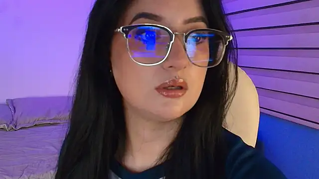 Snapshot of AnnyBonne9 chatting on May 12, 2026, 11:40 am AnnyBonne9 online show from May 12, 2026, 11:40 am