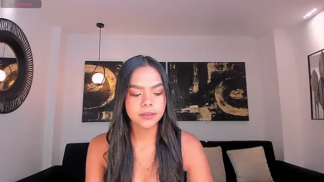 SaphiraJames online show from July 17, 2026, 2:51 am