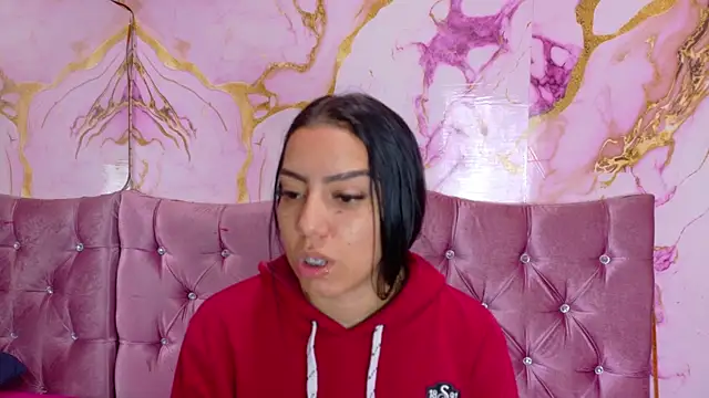 Snapshot of EMILYALEJANDRA chatting on July 9, 2026, 1:37 pm EMILYALEJANDRA online show from July 9, 2026, 1:37 pm